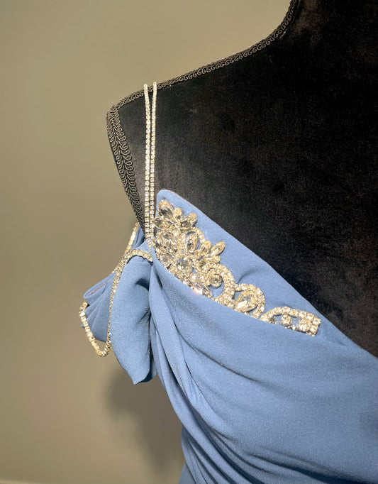 Clarissa - off shoulder klänning med slits