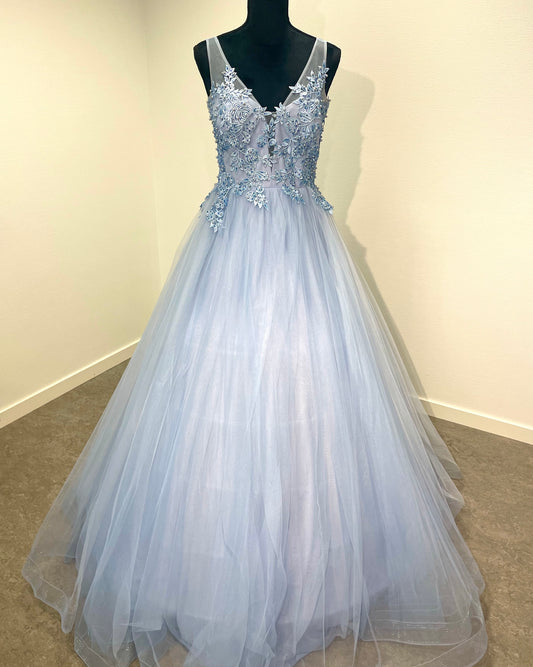 Ella - kontakta oss för mer info🌸